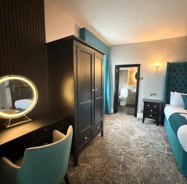 Lyons Woodlands Hall