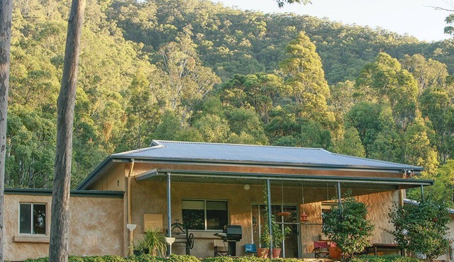 Lyrebird Studio Secluded Retreat in the Watagans. 20 min drive to Cessnock