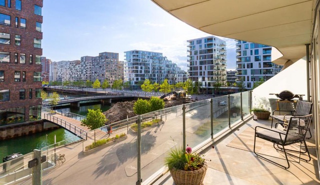 Lys 3 værelses lejlighed med 26 m2 sydvendt altan