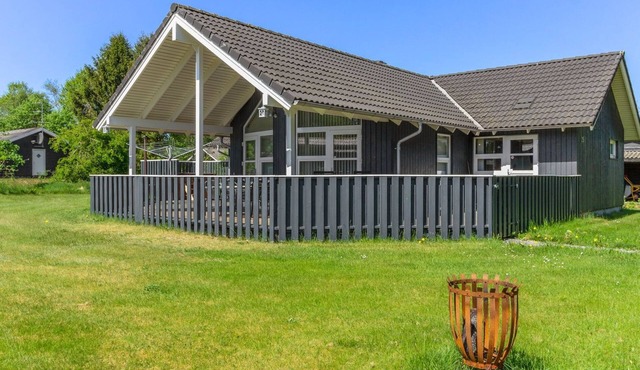 "Lyydia" - 1km from the sea by Interhome