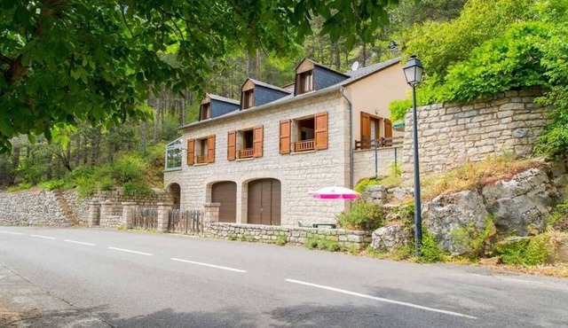 Lzt261c - Location 2 Pers à Chanteperdrix