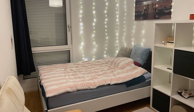 Möblierte Zimmer für Übernachtung