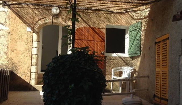 Mökki Forge Terassilla