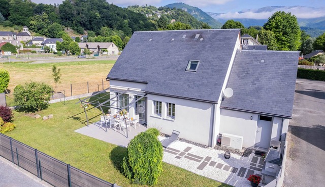 Maison de 3 Chambres Pour 6 à 8 Personnes Avec Garage Fermé. Animaux Acceptés