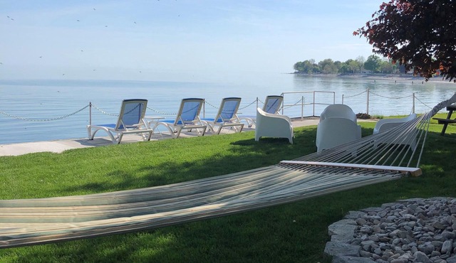 M&M Beach Retreat on Sandy Beach of Lake Erie