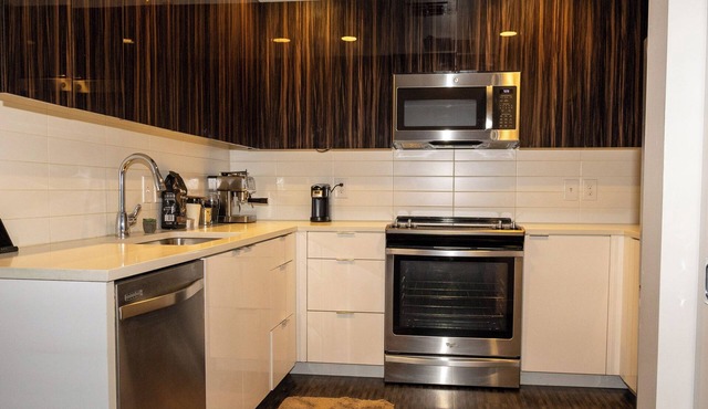 M&M Luxury’s 2 Bedroom Exclusive Loft with Pool Table and added Amenities
