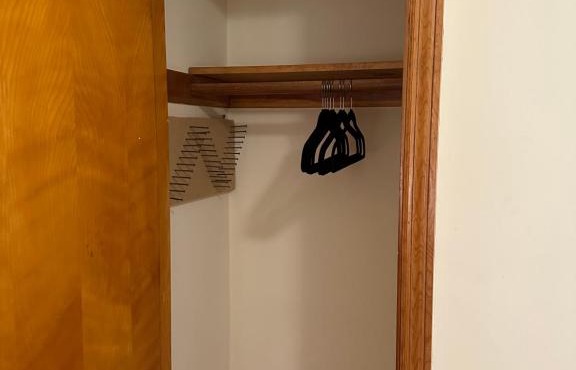 M1 Queen Size BedRoom with desk near Rutgers U & hospitals