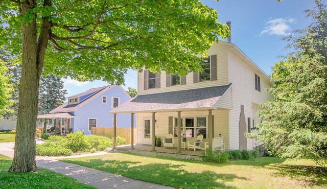 M22 Rentals Premier Home - 3 blocks to Lake Michigan!nn2025 Calendar is OPEN!