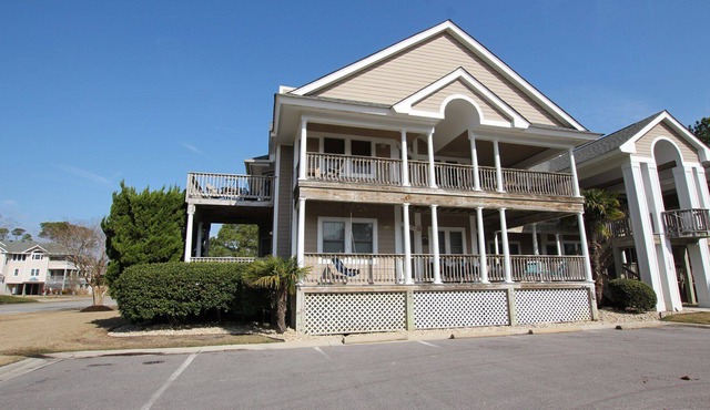 M401, Tipsy Turtle- Oceanside, Community Amenities, Community Pools