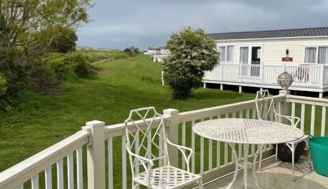 M672 - 6 Berth Luxury Lodge with veranda