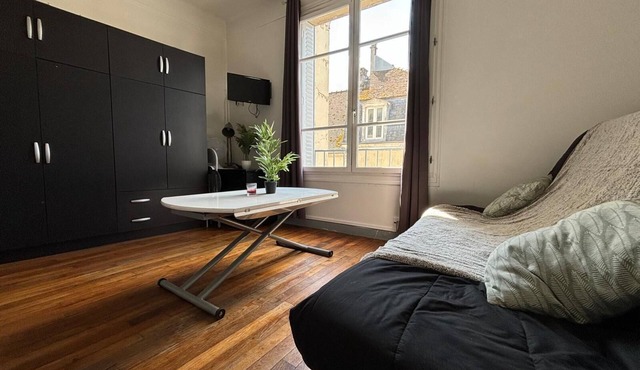 Ma Belle Conciergerie - The Mélunais Sitting