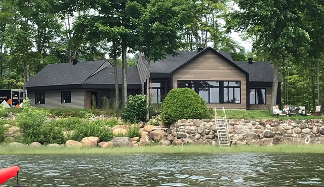 Maison Contemporaine en Bordure du St-laurent. Location Minimum 31 Nuits