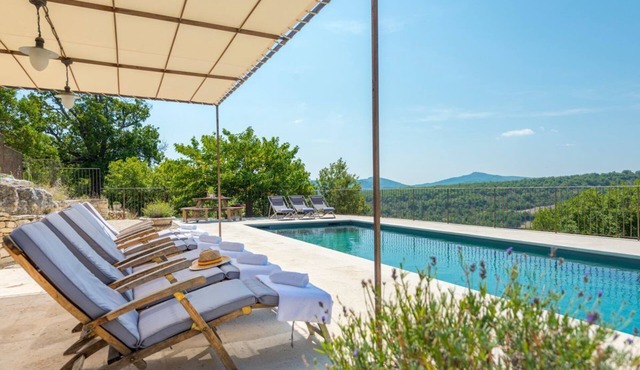 Maison Sebastien - Six Bedroom Villa, Sleeps 13