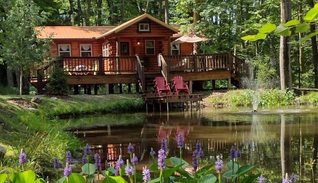 Ma & Pa’s Cabin Getaway Amish Country Outdoor Bath