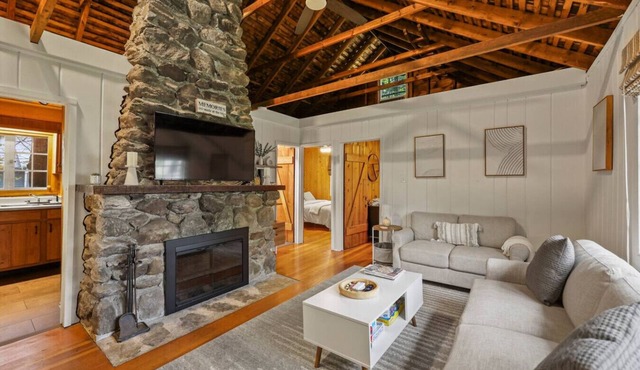 Mac Shores | 5 min to Tanglewood ! Shared Beach