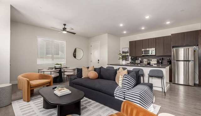 Macallister Luxe 1006 | Desert Views & Heated Pool