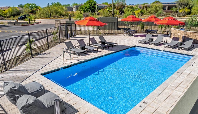 Macallister Luxe 1008 | Close to Golf |Heated Pool