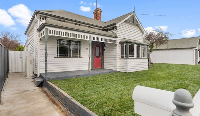 MacArthur House Property