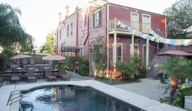 Macarty House: Resort-style Home for 16 - Outdoor pool, covered bar & large deck