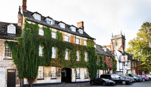 Macdonald Bear Hotel