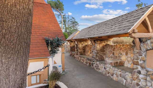 Mack - The Magic Castle Studio in Santa Clarita.Near Lax/Universal/SixFlags