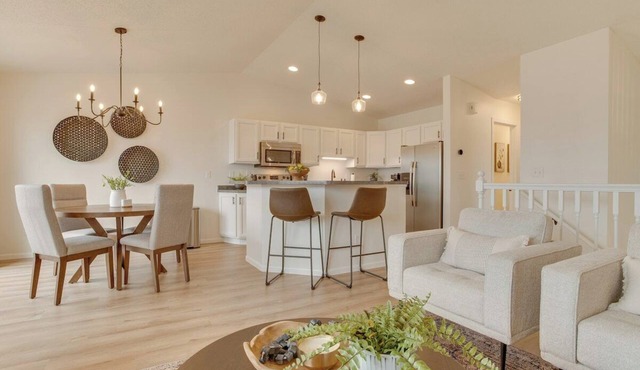 Mackenna's Place · Free Heated GaragePrime LocationFamily Friendly