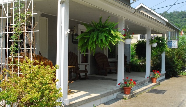 MacKenzie Guest House in the heart of Ohiopyle