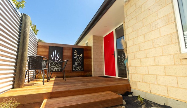 Mackenzie Red, Mt Cook base