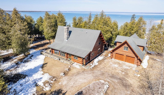Mackinac Vista: Your U.P. Summer Headquarters – Views, Space & Privacy the Whole Family