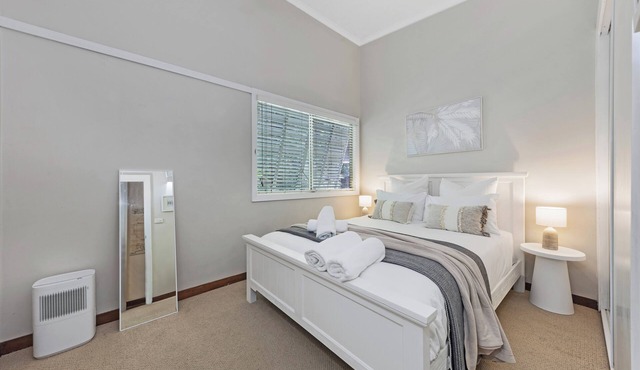 MacMasters Beach Lake House - Quiet and Family Friendly