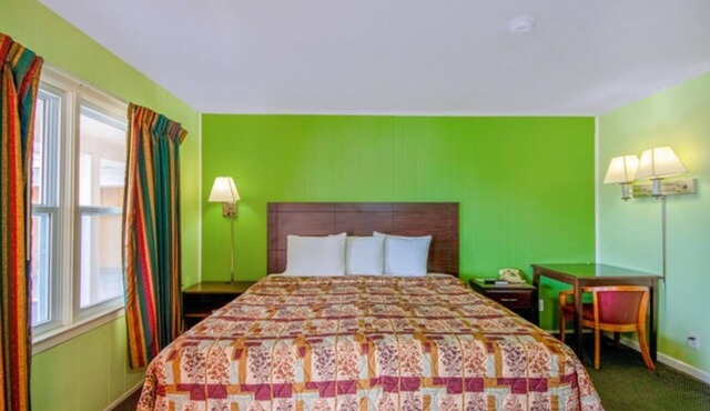 Macon Comfort Haven | Fresh, Bright Spaces | Free Parking & Wi-Fi