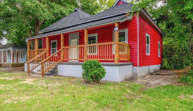 Macon Cottage w/Porch - 2 Mi to Downtown!