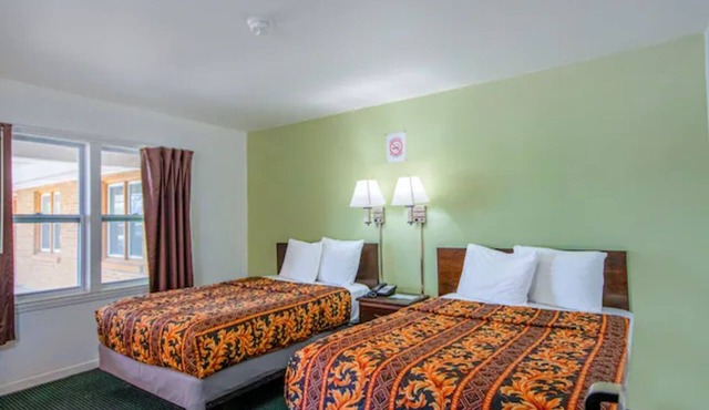 Macon Rest Spot | Modern Comforts w/Breakfast | Free Parking & Wi-Fi