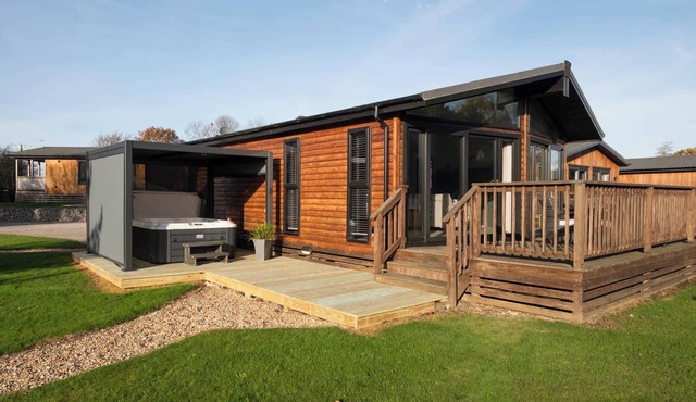 Macosi, Laceby Manor Resort & Spa