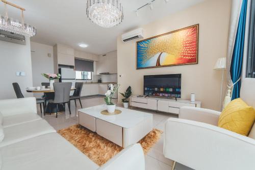 Macrolink Medini Starry Stay 3BR 5pax by Our Stay