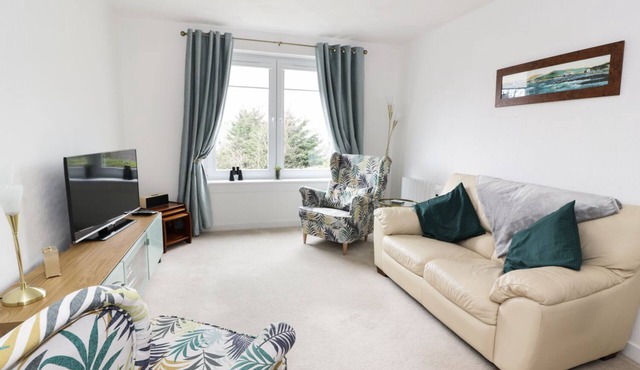 MACS PLACE, family friendly, country holiday cottage in Largs