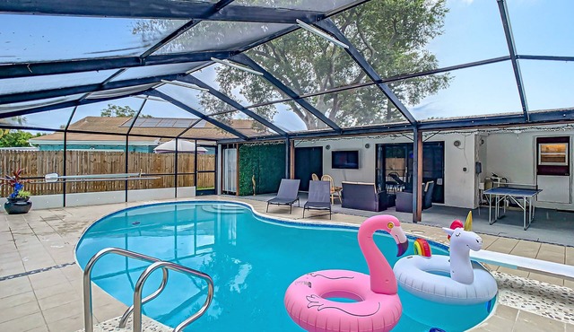 Mad Beach Bungalow w/Heated Pool - 4 Mins to Madeira Beach