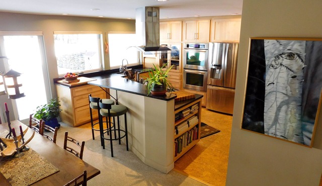 Mad River Valley Condo with Gourmet Kitchen, 2 Bedrooms, comfortably sleeps 6