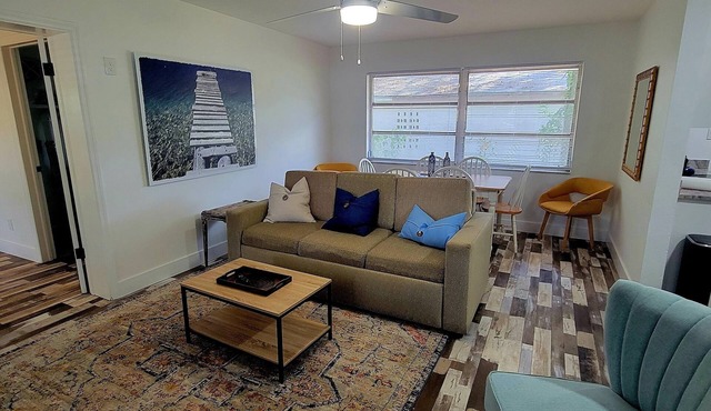 Madeira Beach Villas #8 Luxury 2br/2ban4 min to the white sands of Madeira Beach