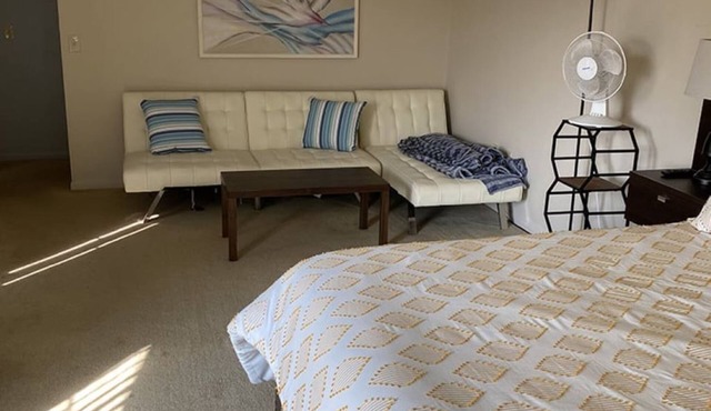Madeira Beach Yacht Club - best King Size Bedroom and 2min walk to beach and.