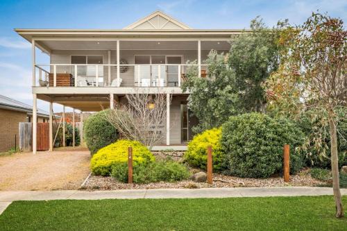 Madeit in Coronet Bay