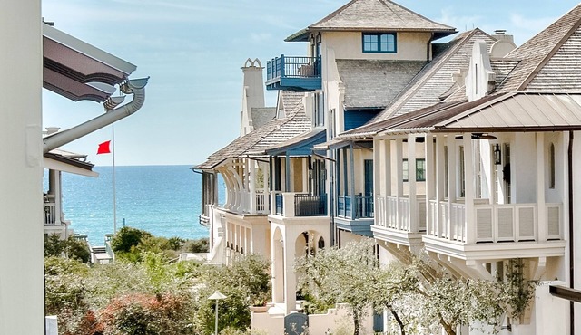 Madison Cottage, South of 30-A in Rosemary Beach. Close to Beach, Pool and Shoppes.