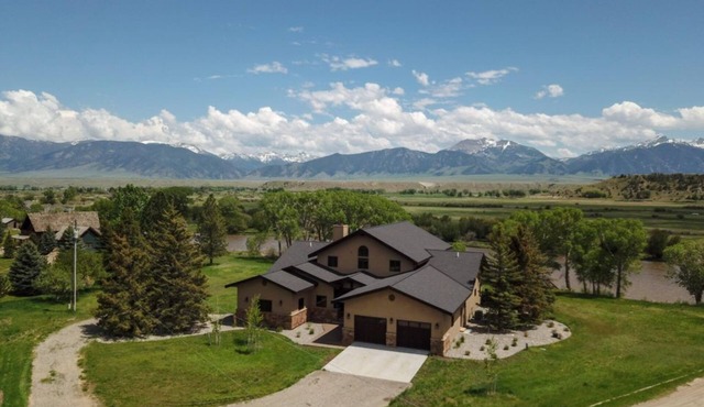 Madison River House - Ennis, MT