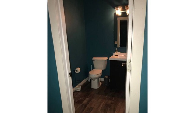 Madison Street Loft- RiverCity House (No Extra Fees)