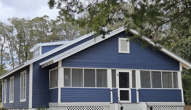 Mady's Happy Place is a charming 3 bedroom, 2 bath home near historic downtown