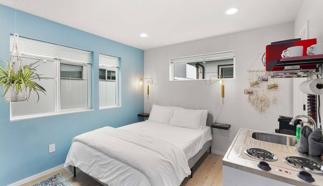 Mae's sweet suite - Micro Studio - 91Walkscore