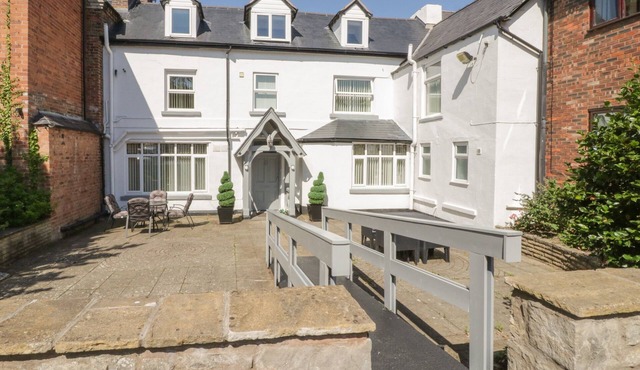 MAES ELWY, family friendly, luxury holiday cottage in St Asaph