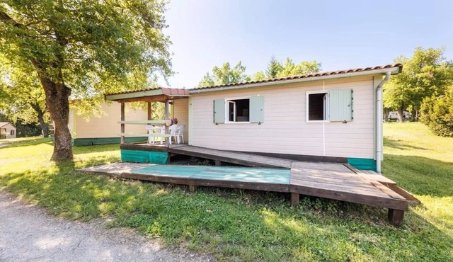 Maeva Respire campsite in La Croze * - Chalet PMR Edelweiss 3 Rooms 5 People + TV
