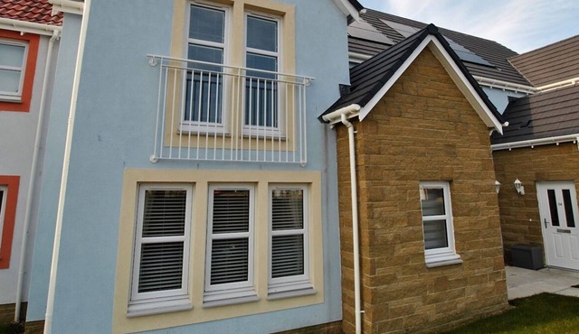 Maeyar-contemporary apartment in coastal village