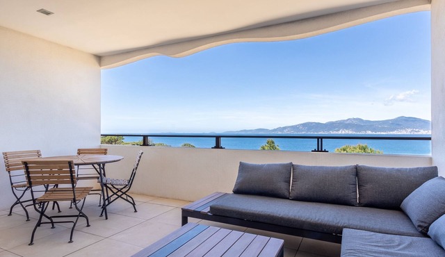 Magadhja Fiurita - Appt climatisé - Vue mer